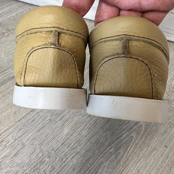 Minnetonka Moccasins Womens Size 7 Beige Beaded Thunderbirds Bow Flats Natural - Picture 7 of 14